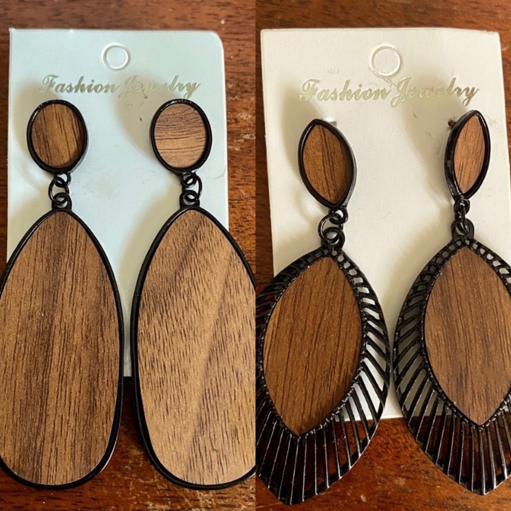 NIP 2 pairs Wood veneer dangle earrings
